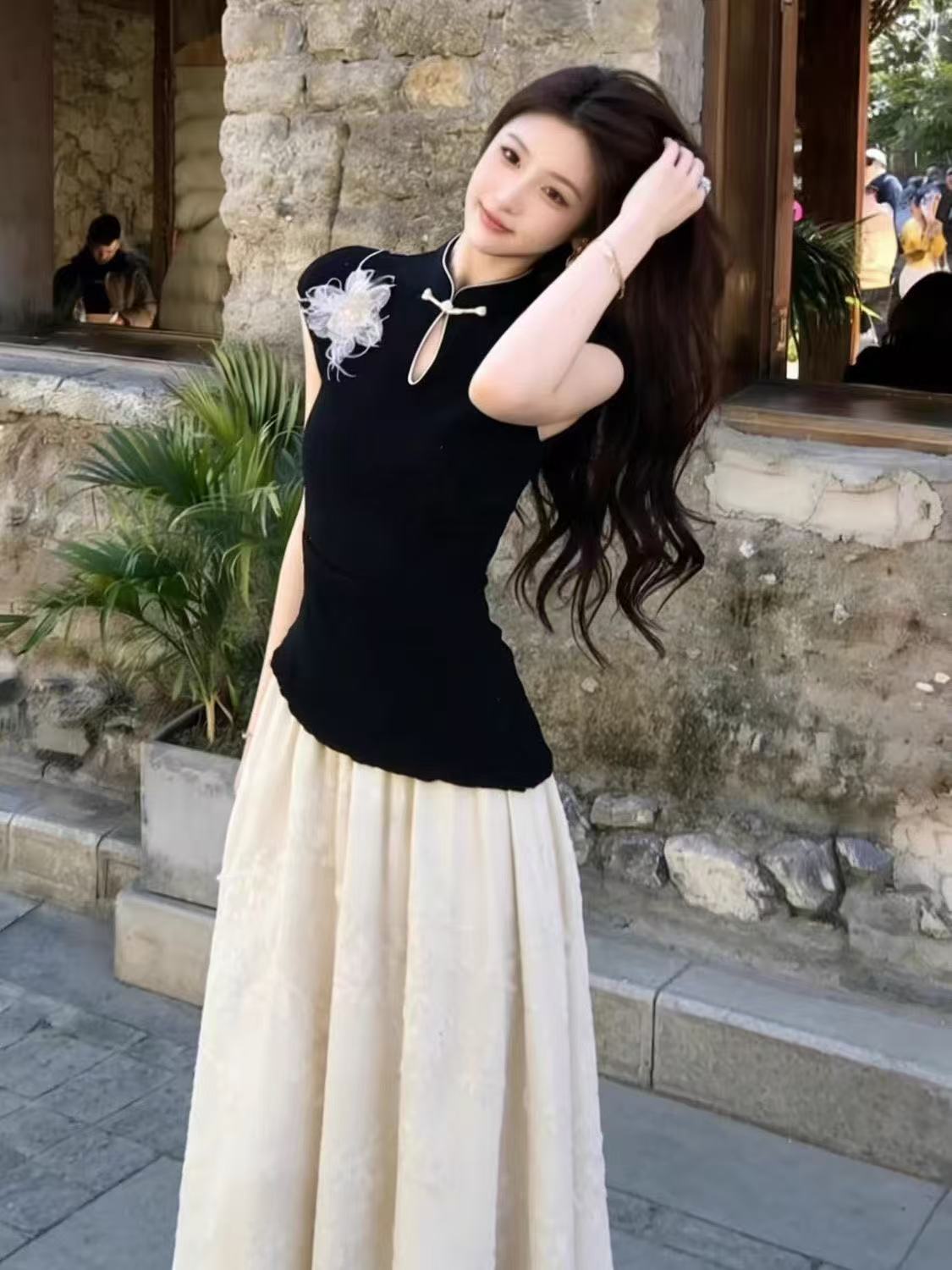 Camellia Noir Oriental Top