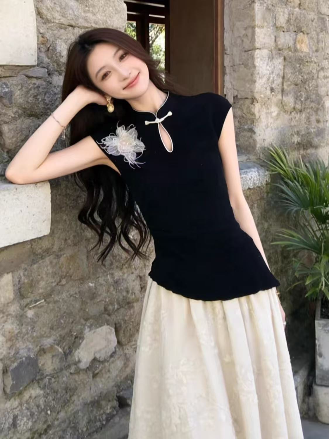 Camellia Noir Oriental Top